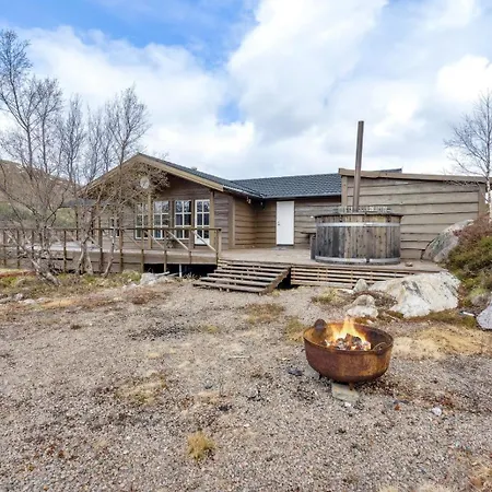 Feriehus Med Peis Utsikt&lakseelv Rett Nedenfor!